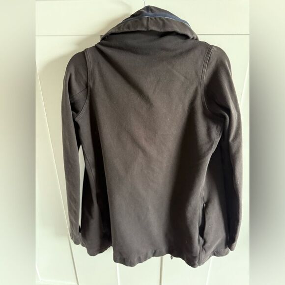 Lululemon Savasana Wrap - Picture 3 of 12